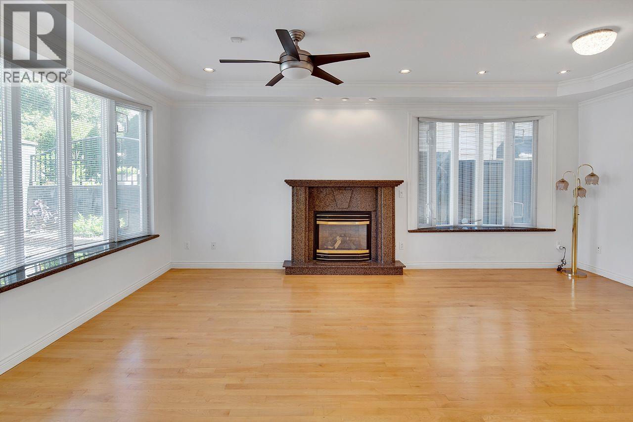 213 W 28th Street, North Vancouver, British Columbia V7N 2H9 - Photo 5 - R3157605