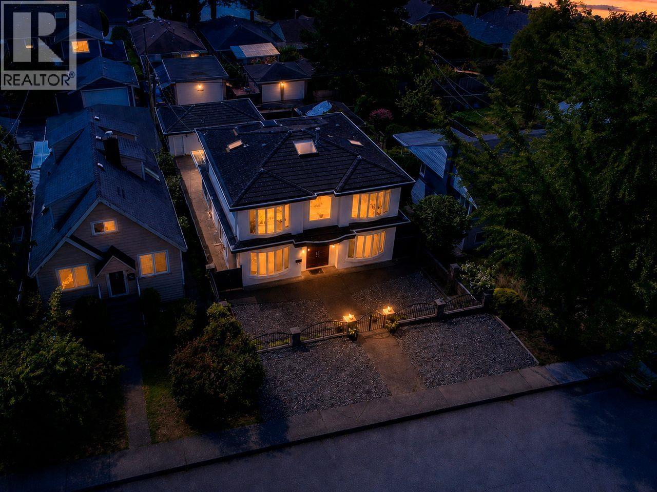 213 W 28th Street, North Vancouver, British Columbia  V7N 2H9 - Photo 36 - R3157605