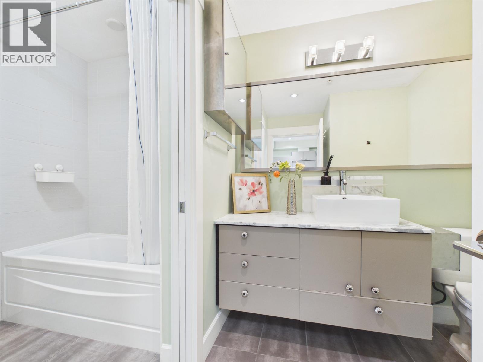 304 6611 Eckersley Road, Richmond, British Columbia V6Y 0B7 - Photo 10 - R3157998