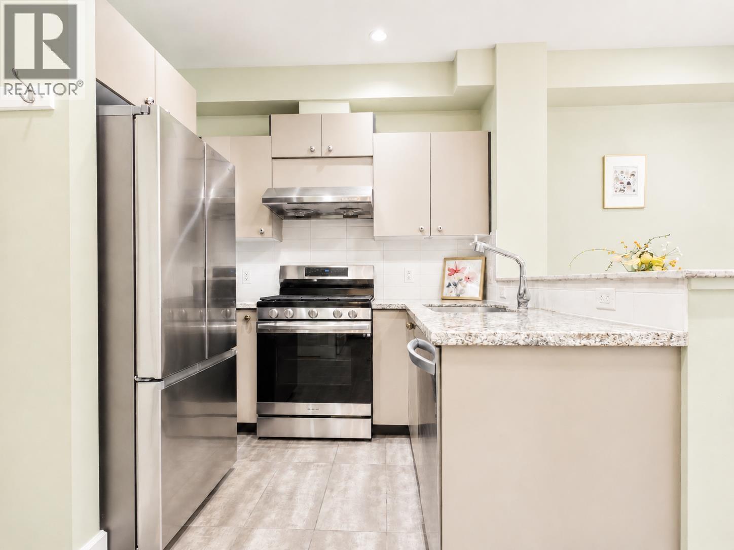 304 6611 Eckersley Road, Richmond, British Columbia V6Y 0B7 - Photo 3 - R3157998
