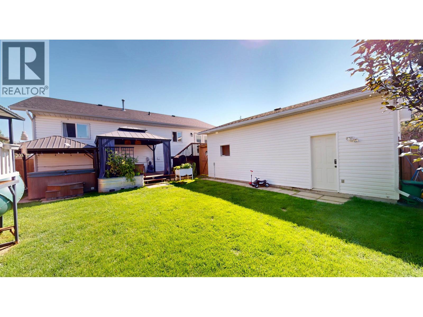 10612 88a Street, Fort St. John, British Columbia  V1J 5X9 - Photo 3 - R3157814