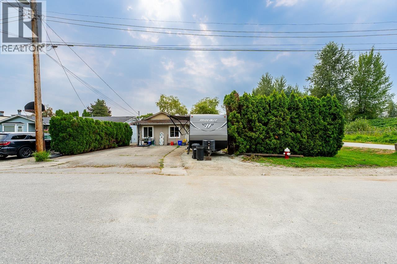 20102 Ditton Street, Maple Ridge, British Columbia  V2X 9H4 - Photo 2 - R3143223