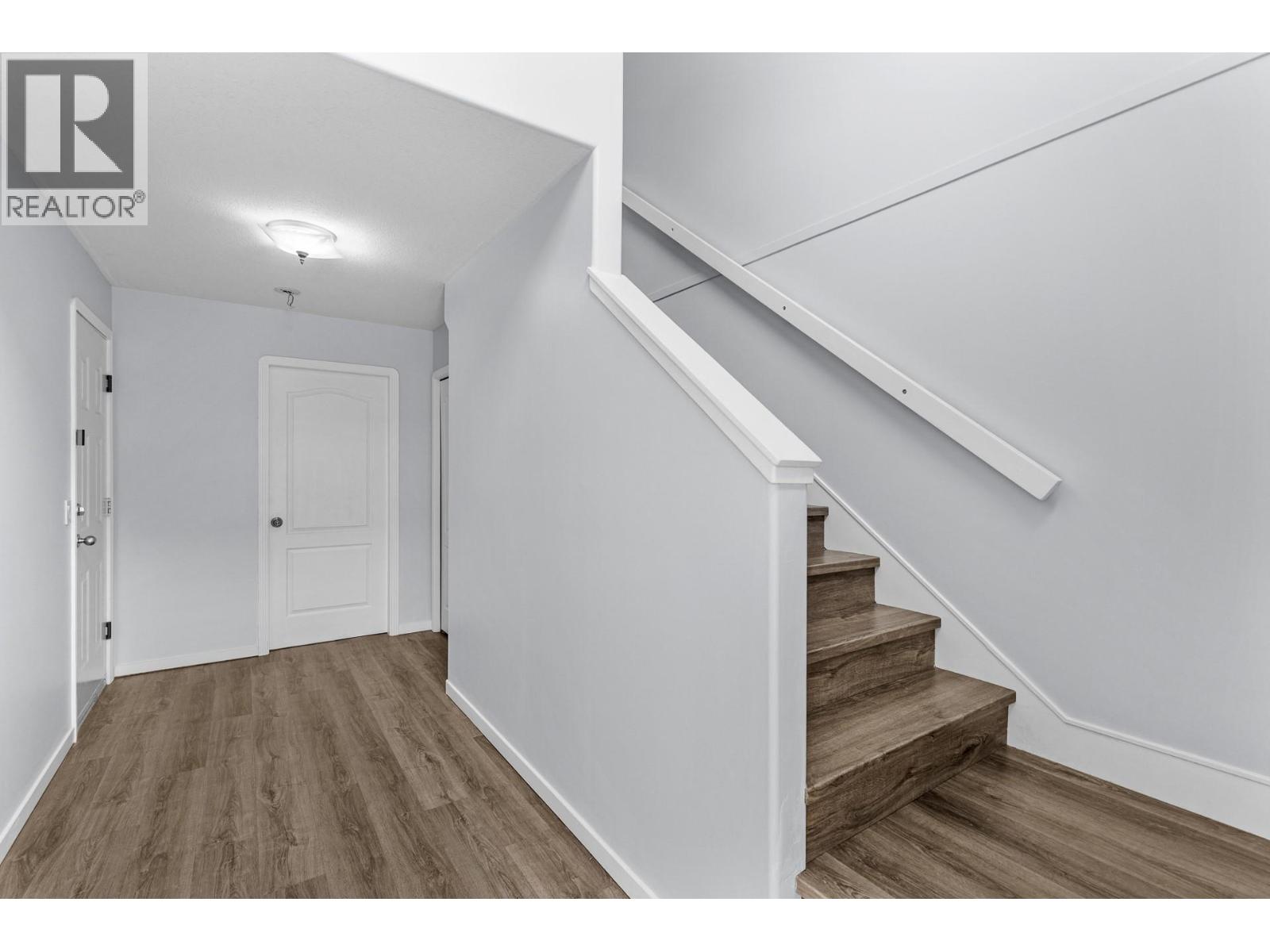 131 Celano Crescent, Kelowna, British Columbia  V1V 1S9 - Photo 5 - 10398201