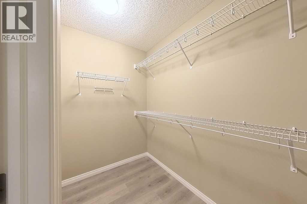 149 Rockborough Green NW, Calgary, Alberta  T3G 5S8 - Photo 37 - A2339089