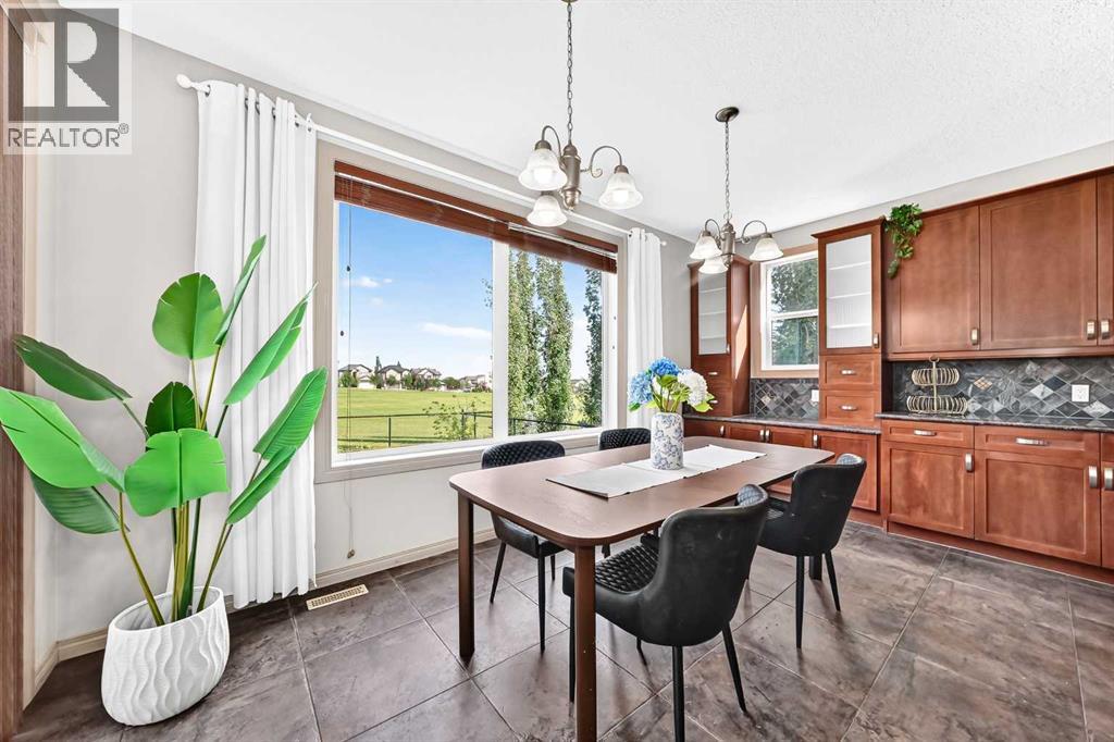 14 Springborough Crescent SW, Calgary, Alberta  T3H 5M5 - Photo 13 - A2333756