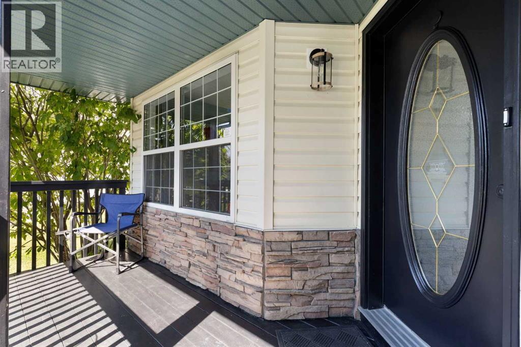 117 Lakeview Shores, Chestermere, Alberta  T1X 1H1 - Photo 3 - A2337173