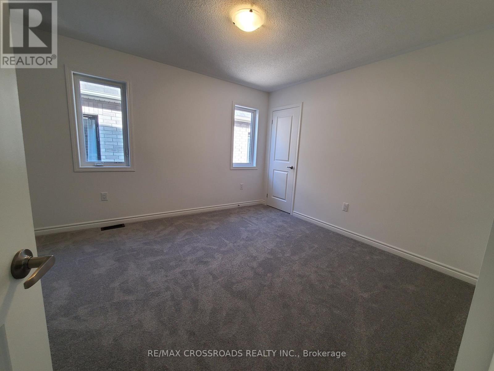 2916 Scotch Pine Lane, Pickering, Ontario L1X 0N9 - Photo 10 - E13699250