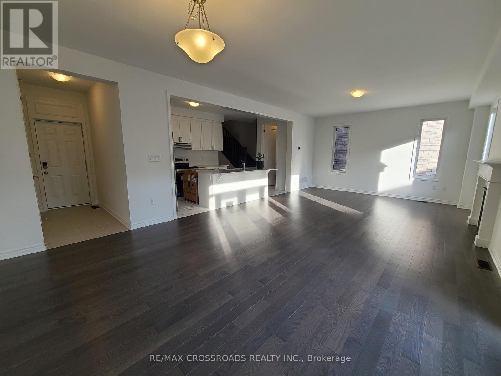 2916 Scotch Pine Lane, Pickering, Ontario L1X 0N9 - Photo 6 - E13699250