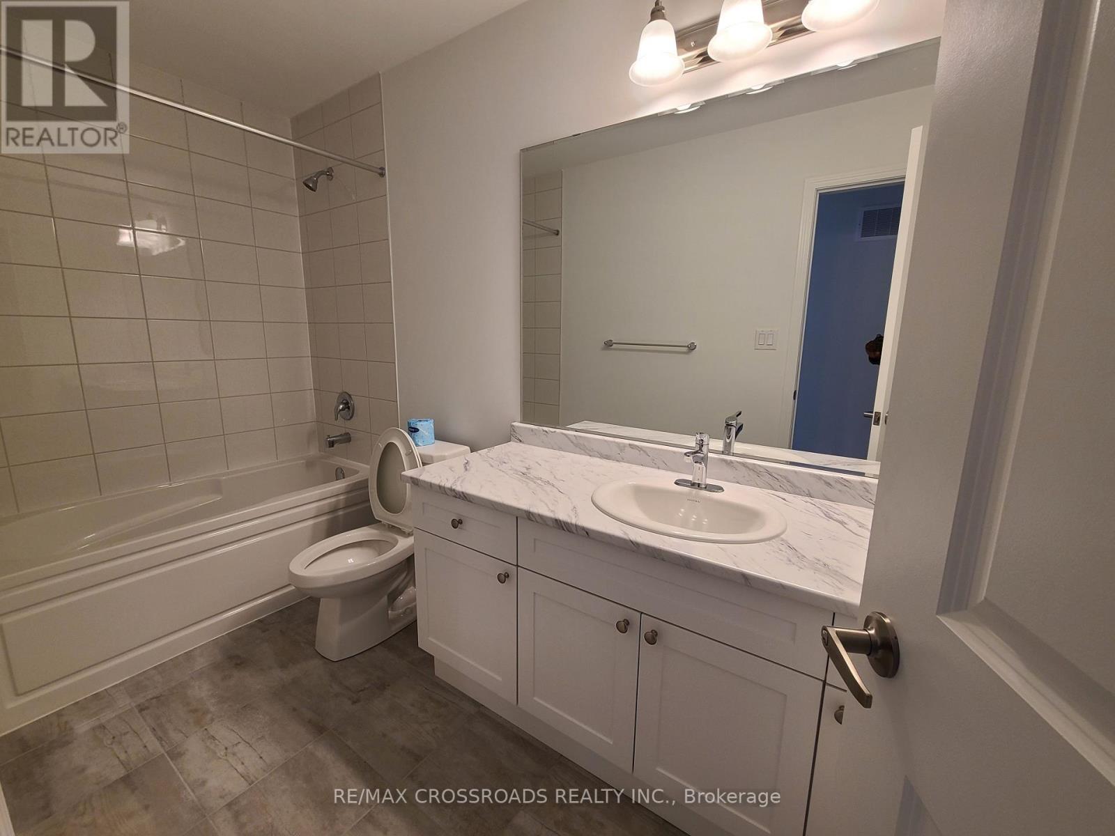 2916 Scotch Pine Lane, Pickering, Ontario L1X 0N9 - Photo 9 - E13699250