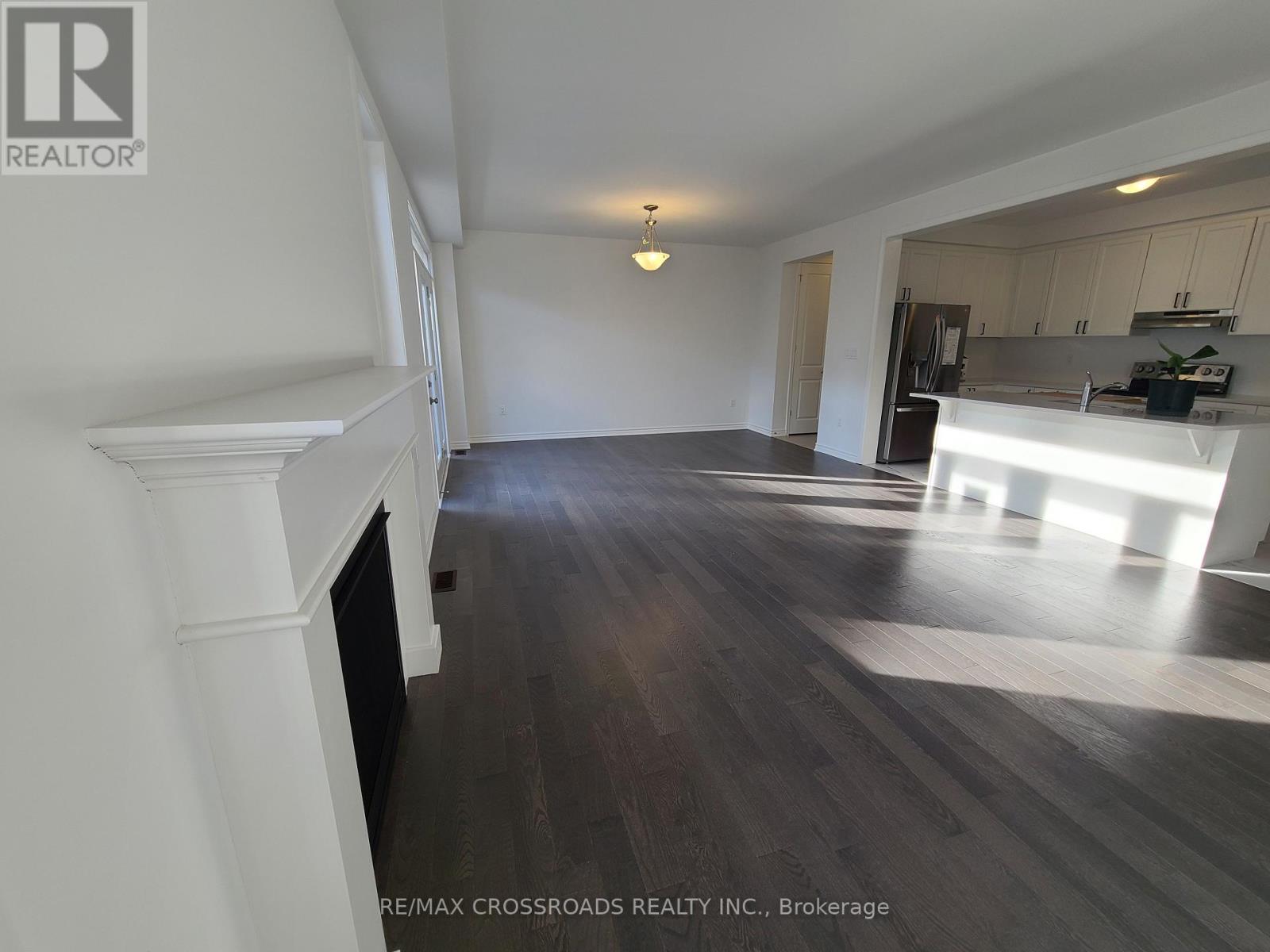 2916 Scotch Pine Lane, Pickering, Ontario L1X 0N9 - Photo 5 - E13699250