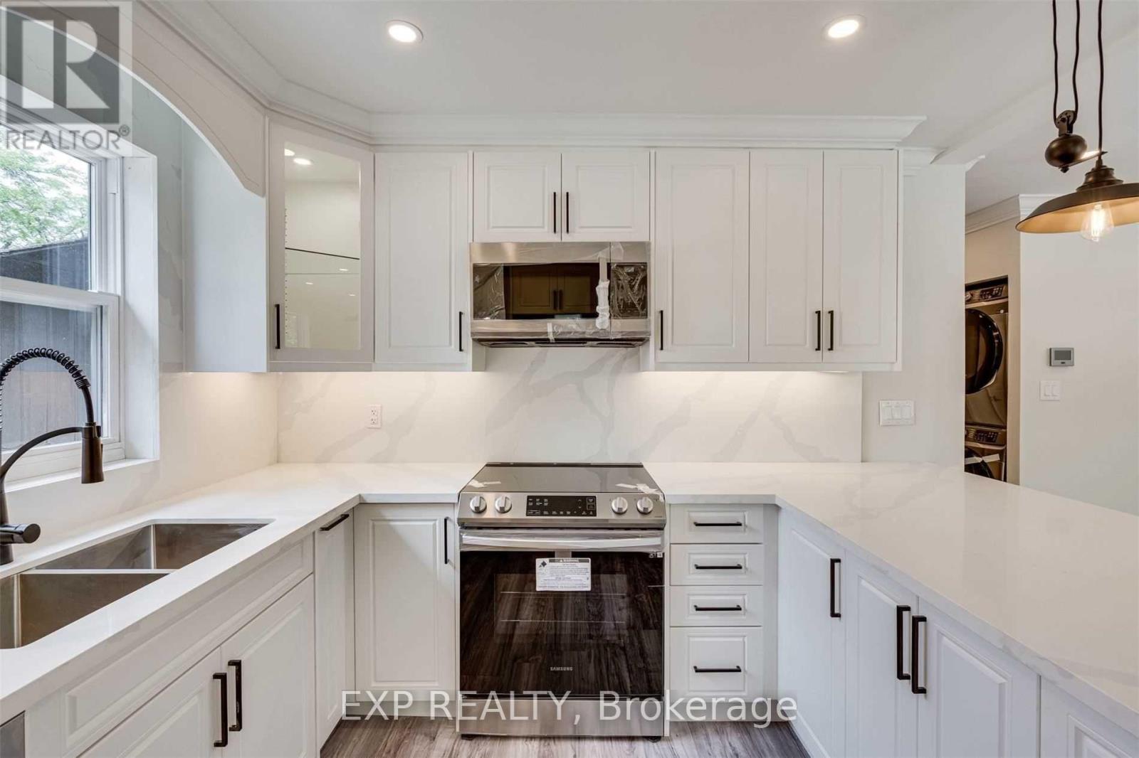 Upper - 487 Brucedale Avenue E, Hamilton, Ontario L8V 1P1 - Photo 4 - X13697096