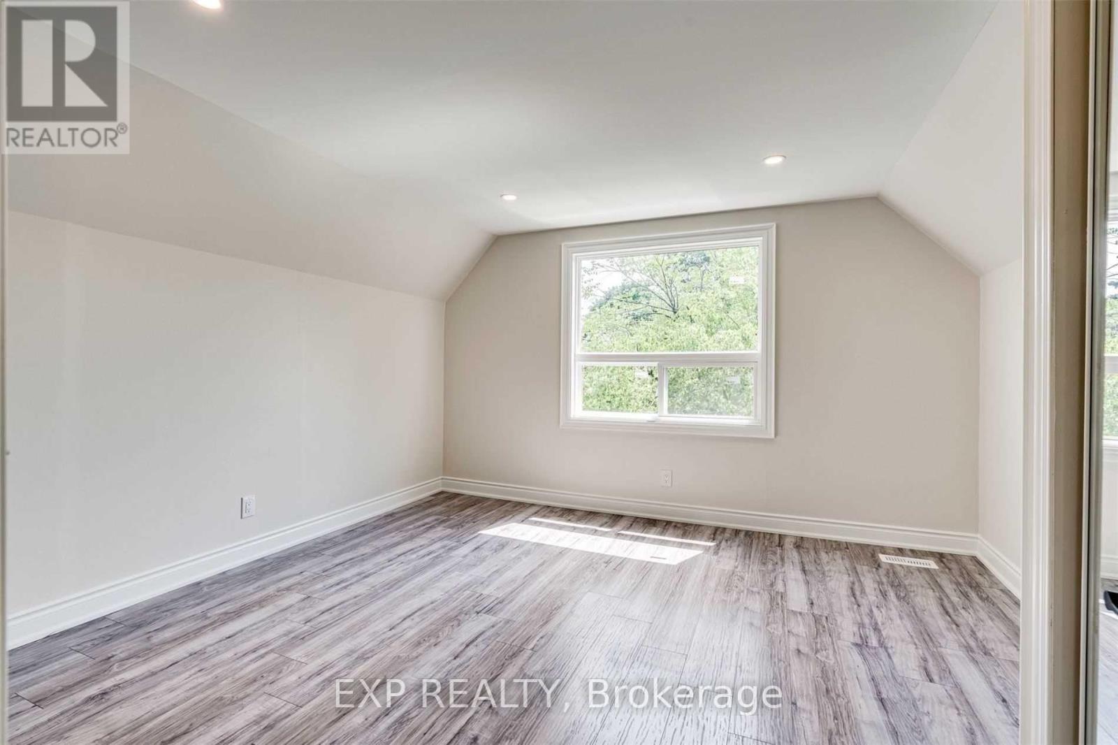 Upper - 487 Brucedale Avenue E, Hamilton, Ontario L8V 1P1 - Photo 12 - X13697096
