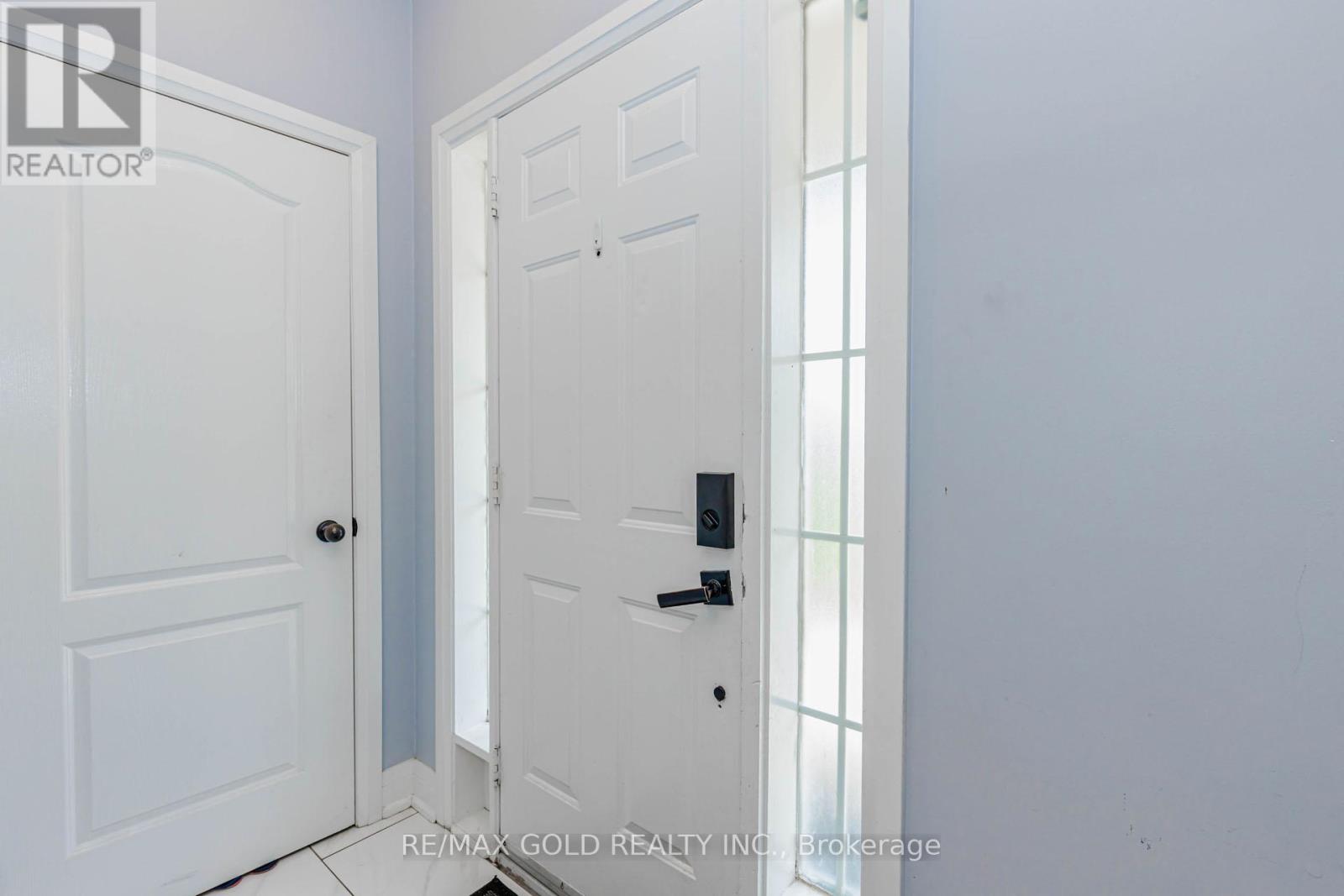 28 Rivermere Court, Brampton, Ontario L7A 1R4 - Photo 6 - W13191326