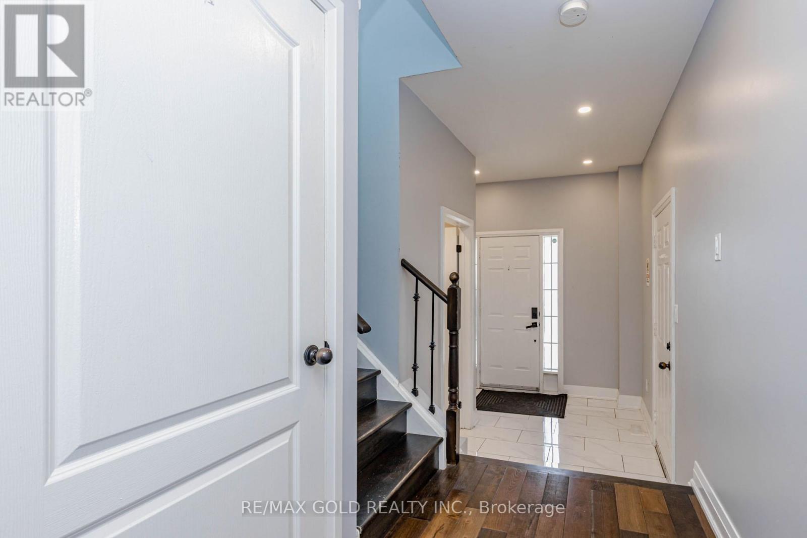 28 Rivermere Court, Brampton, Ontario L7A 1R4 - Photo 9 - W13191326