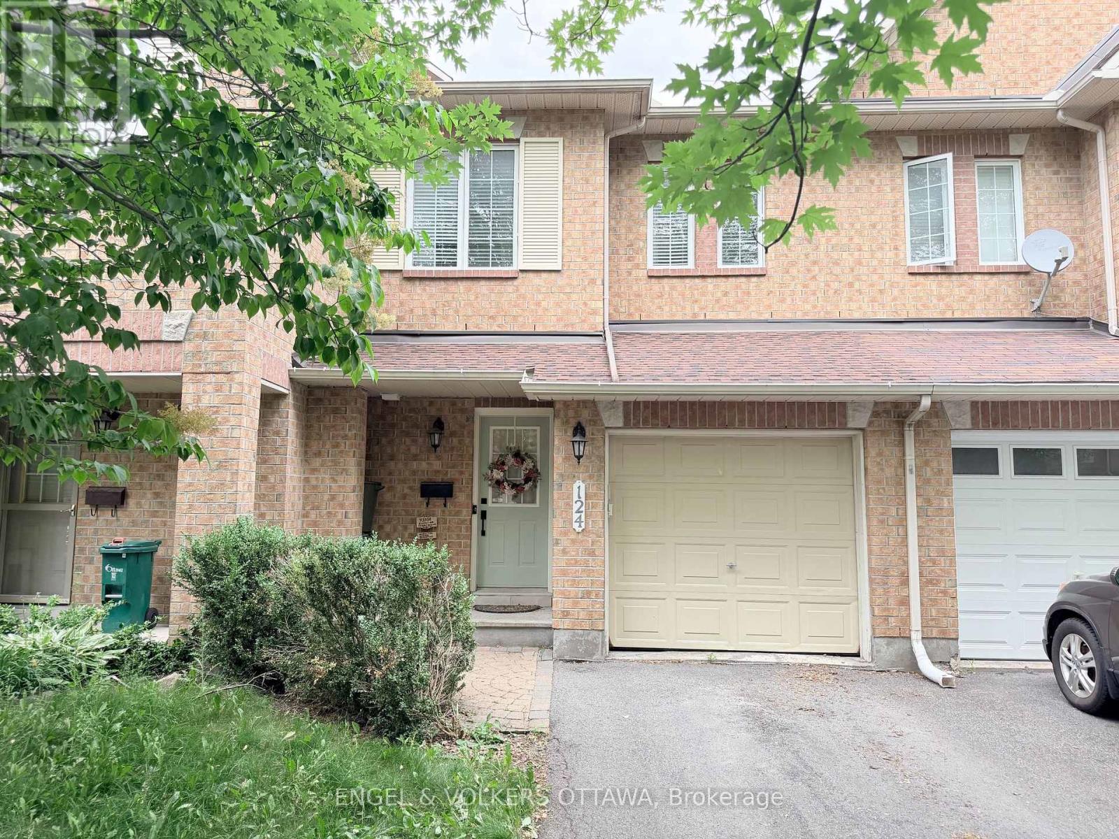 124 Landover Crescent, Ottawa, Ontario