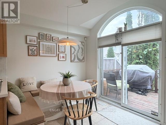 124 Landover Crescent, Ottawa, Ontario K2M 2W2 - Photo 3 - X13511512