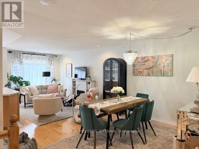 124 Landover Crescent, Ottawa, Ontario K2M 2W2 - Photo 5 - X13511512