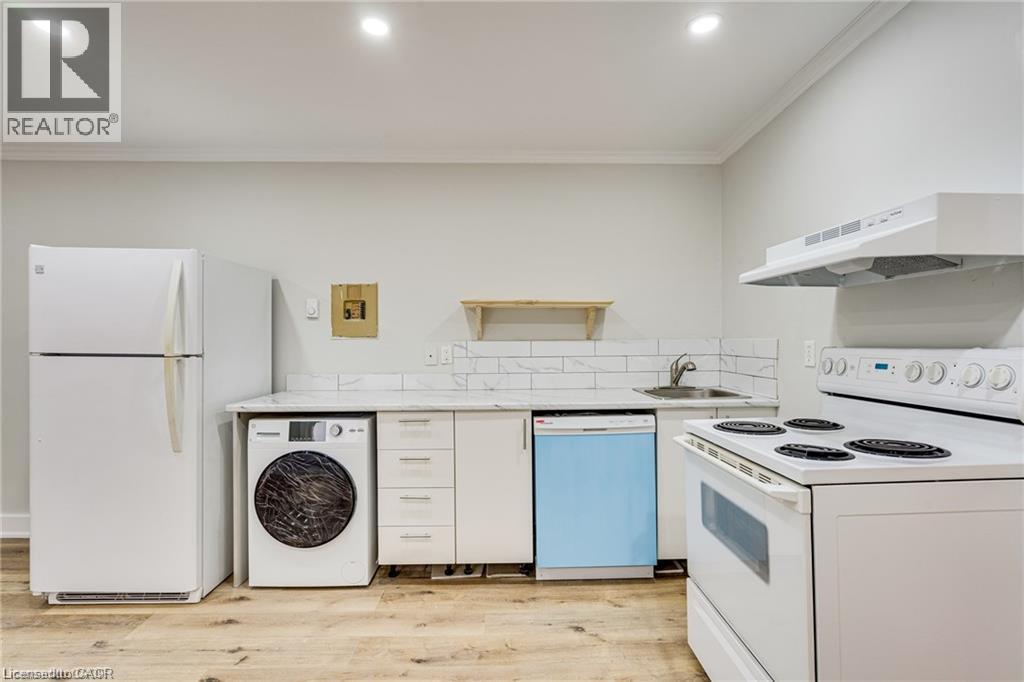 33 Albion Street Unit# Upper #2, Brantford, Ontario  N3T 3L9 - Photo 3 - 40857622