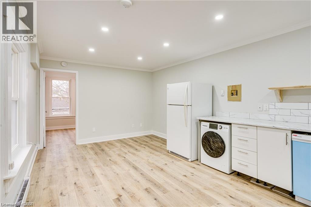 33 Albion Street Unit# Upper #2, Brantford, Ontario  N3T 3L9 - Photo 4 - 40857622