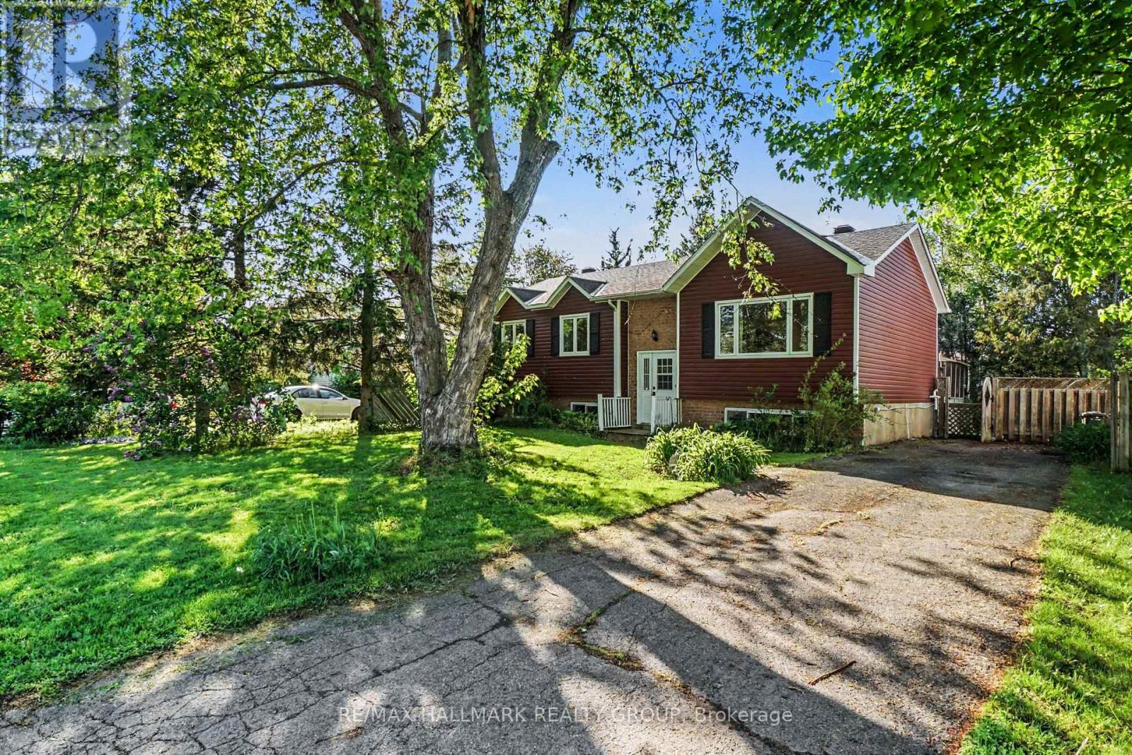 52 Castlebeau Street, Russell, Ontario  K0A 1W0 - Photo 2 - X13703122