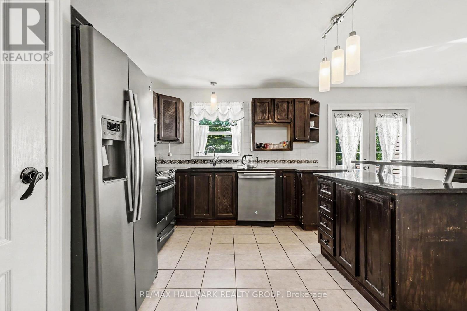 52 Castlebeau Street, Russell, Ontario  K0A 1W0 - Photo 9 - X13703122