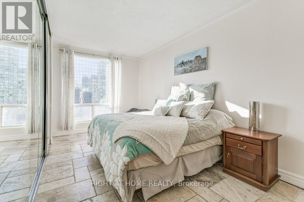 Ph2 - 25 Grenville Street, Toronto, Ontario M4Y 2X5 - Photo 24 - C13703124