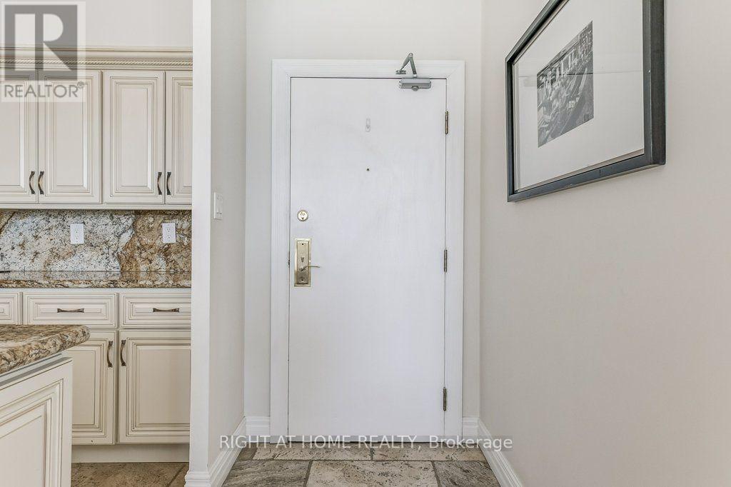 Ph2 - 25 Grenville Street, Toronto, Ontario M4Y 2X5 - Photo 6 - C13703124