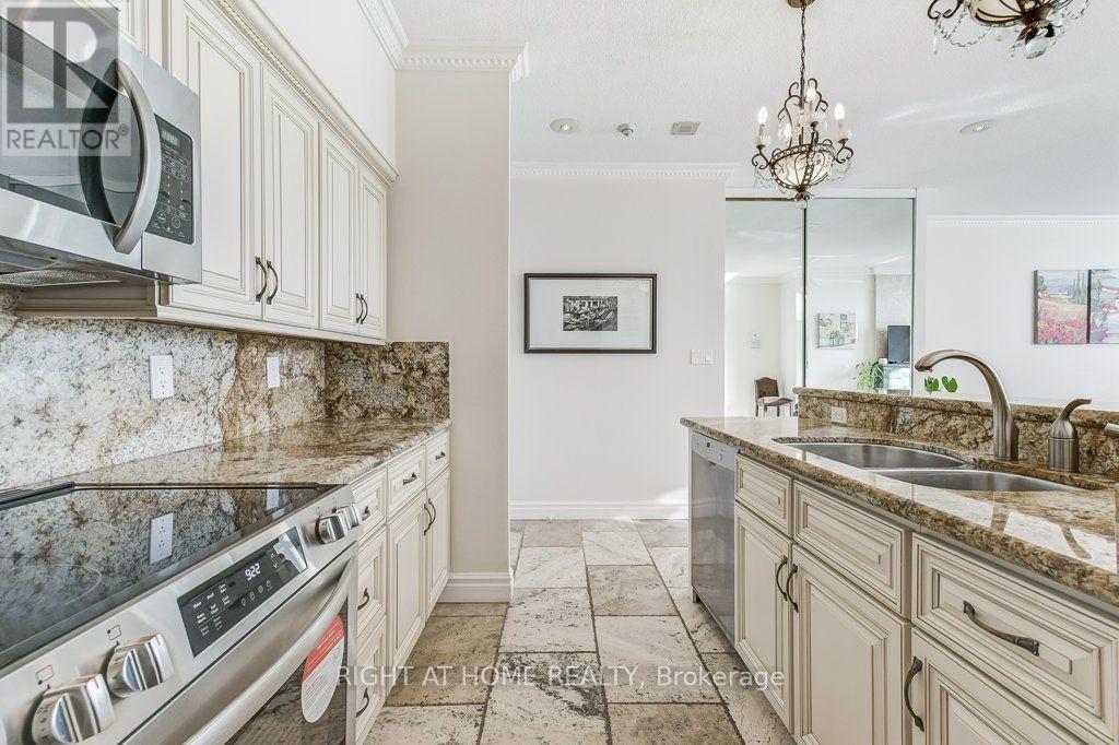 Ph2 - 25 Grenville Street, Toronto, Ontario M4Y 2X5 - Photo 9 - C13703124