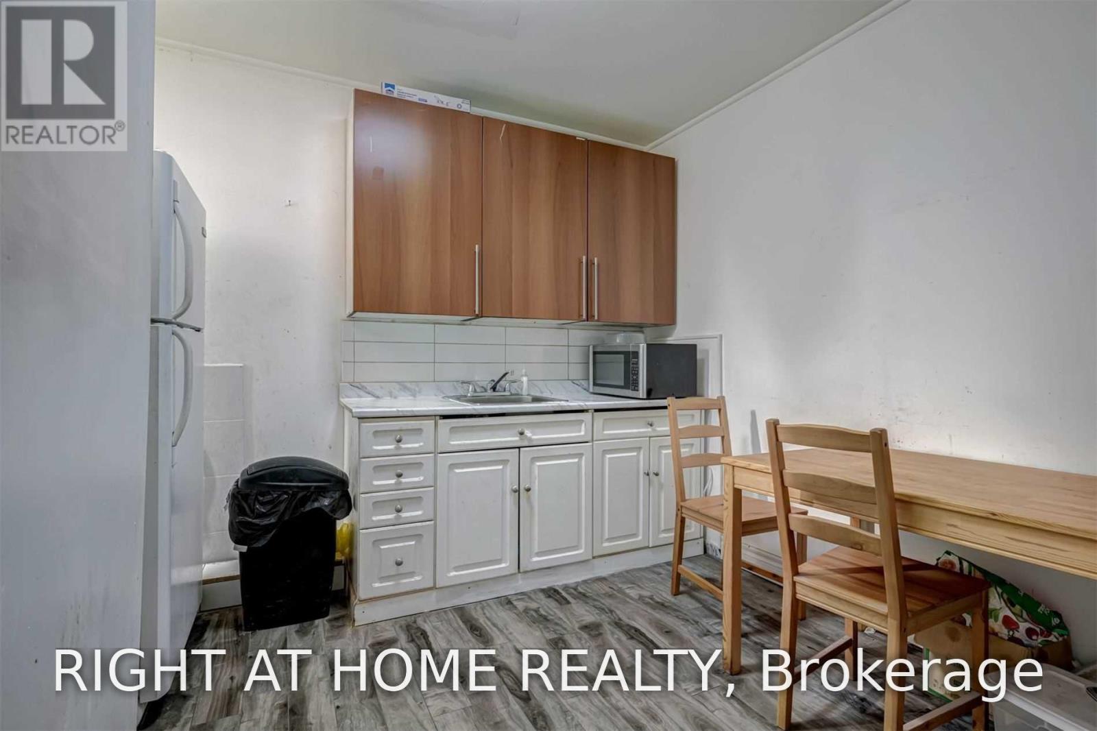 54 Byng Avenue, Toronto, Ontario M1L 3N7 - Photo 13 - E13703114