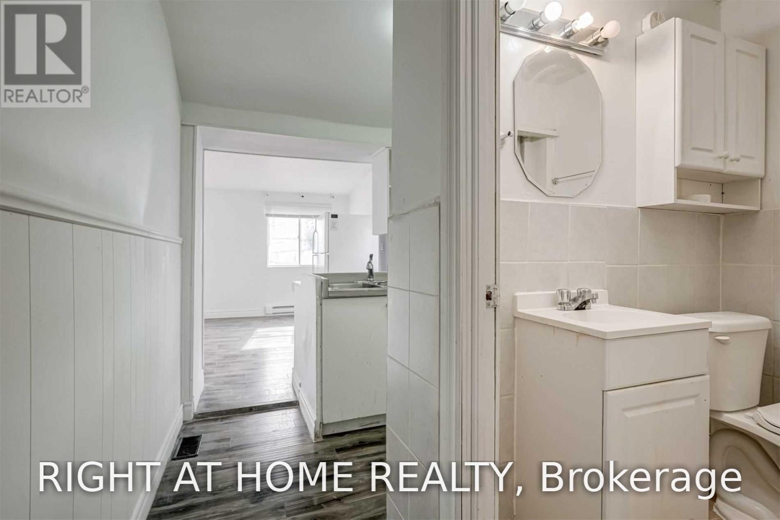 54 Byng Avenue, Toronto, Ontario M1L 3N7 - Photo 14 - E13703114
