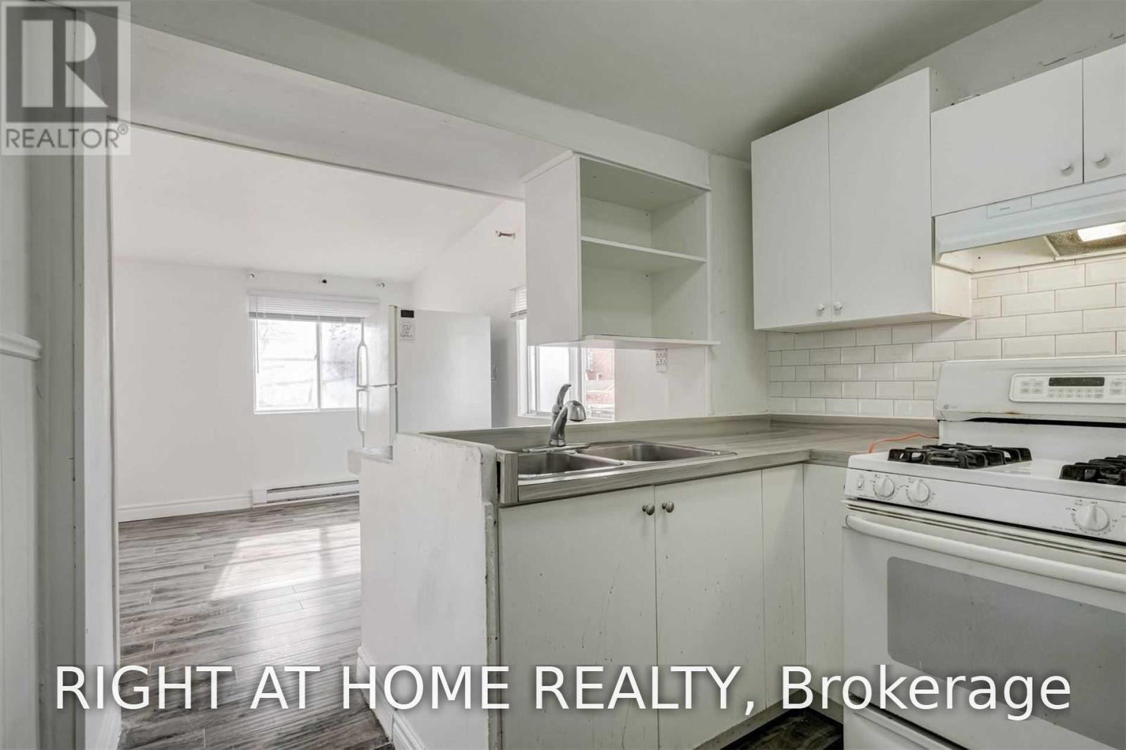54 Byng Avenue, Toronto, Ontario M1L 3N7 - Photo 15 - E13703114