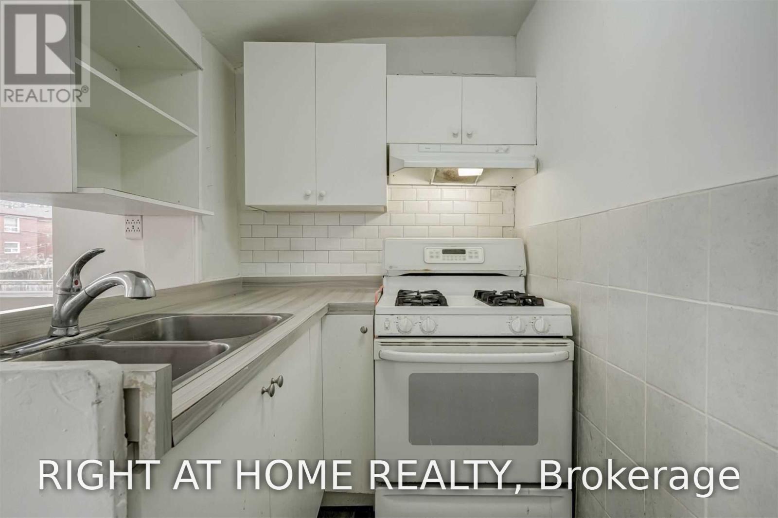 54 Byng Avenue, Toronto, Ontario M1L 3N7 - Photo 17 - E13703114