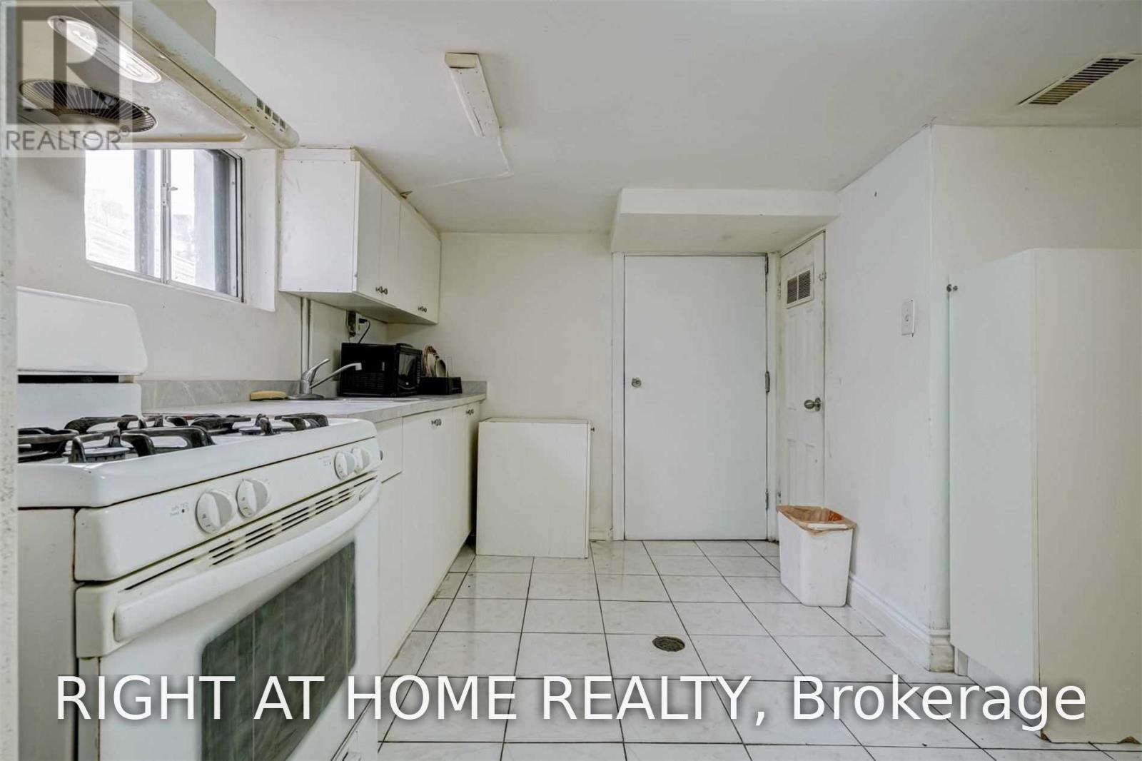 54 Byng Avenue, Toronto, Ontario M1L 3N7 - Photo 29 - E13703114