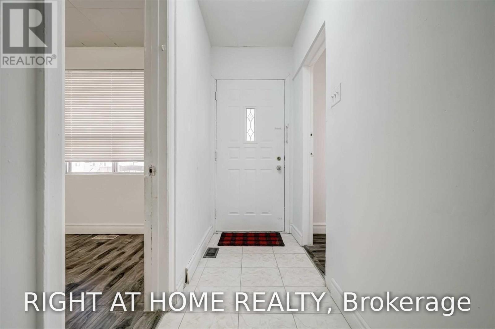 54 Byng Avenue, Toronto, Ontario M1L 3N7 - Photo 3 - E13703114