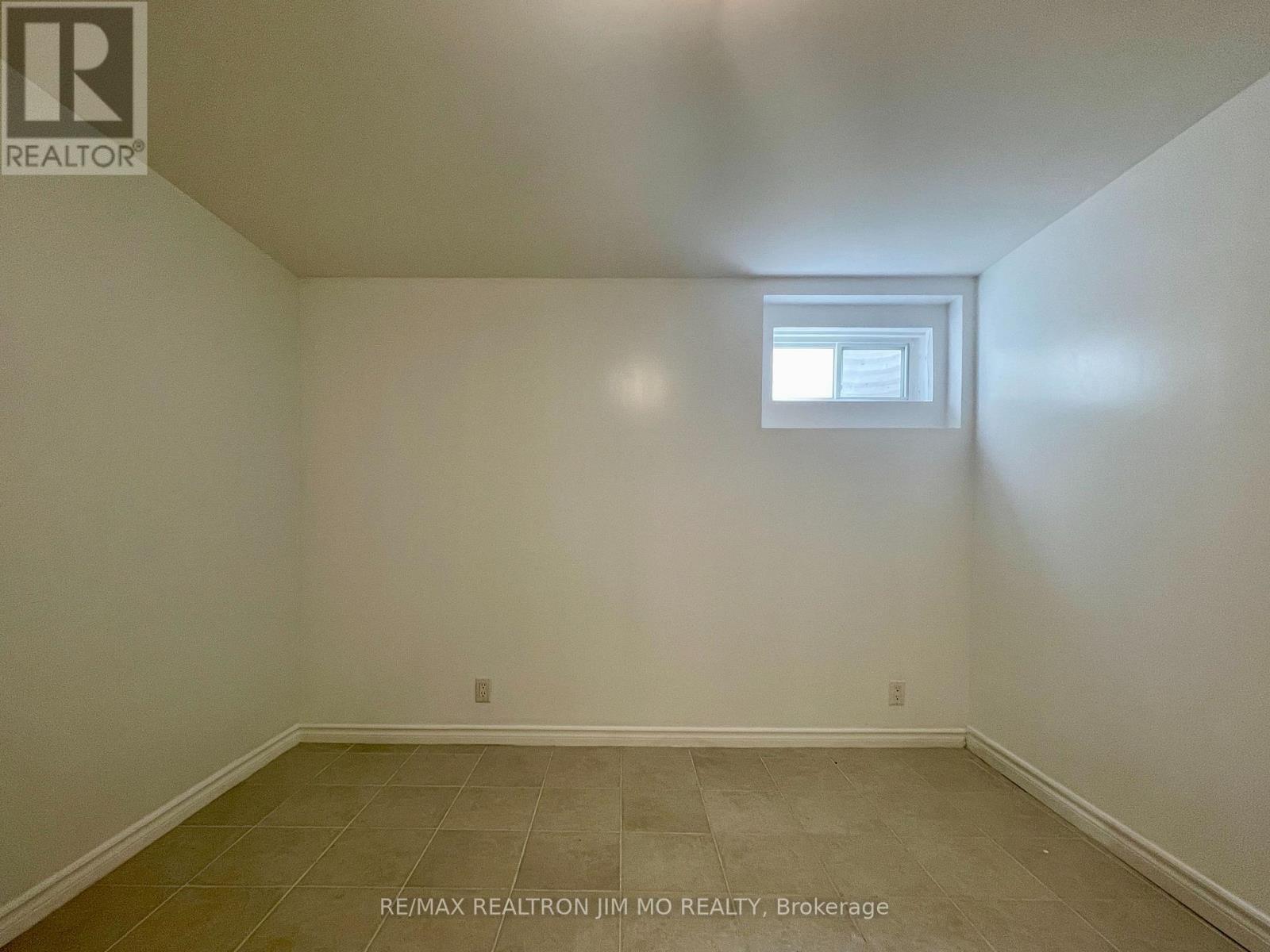 Lower - 22 Hartleywood Drive, Toronto, Ontario M1S 3N2 - Photo 10 - E13703134
