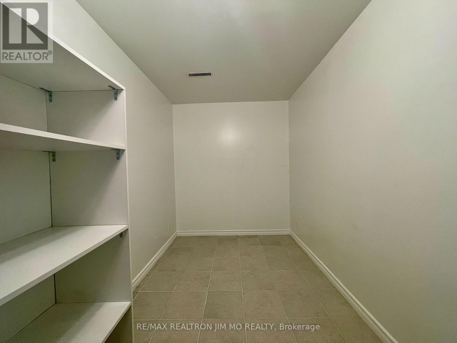 Lower - 22 Hartleywood Drive, Toronto, Ontario M1S 3N2 - Photo 14 - E13703134