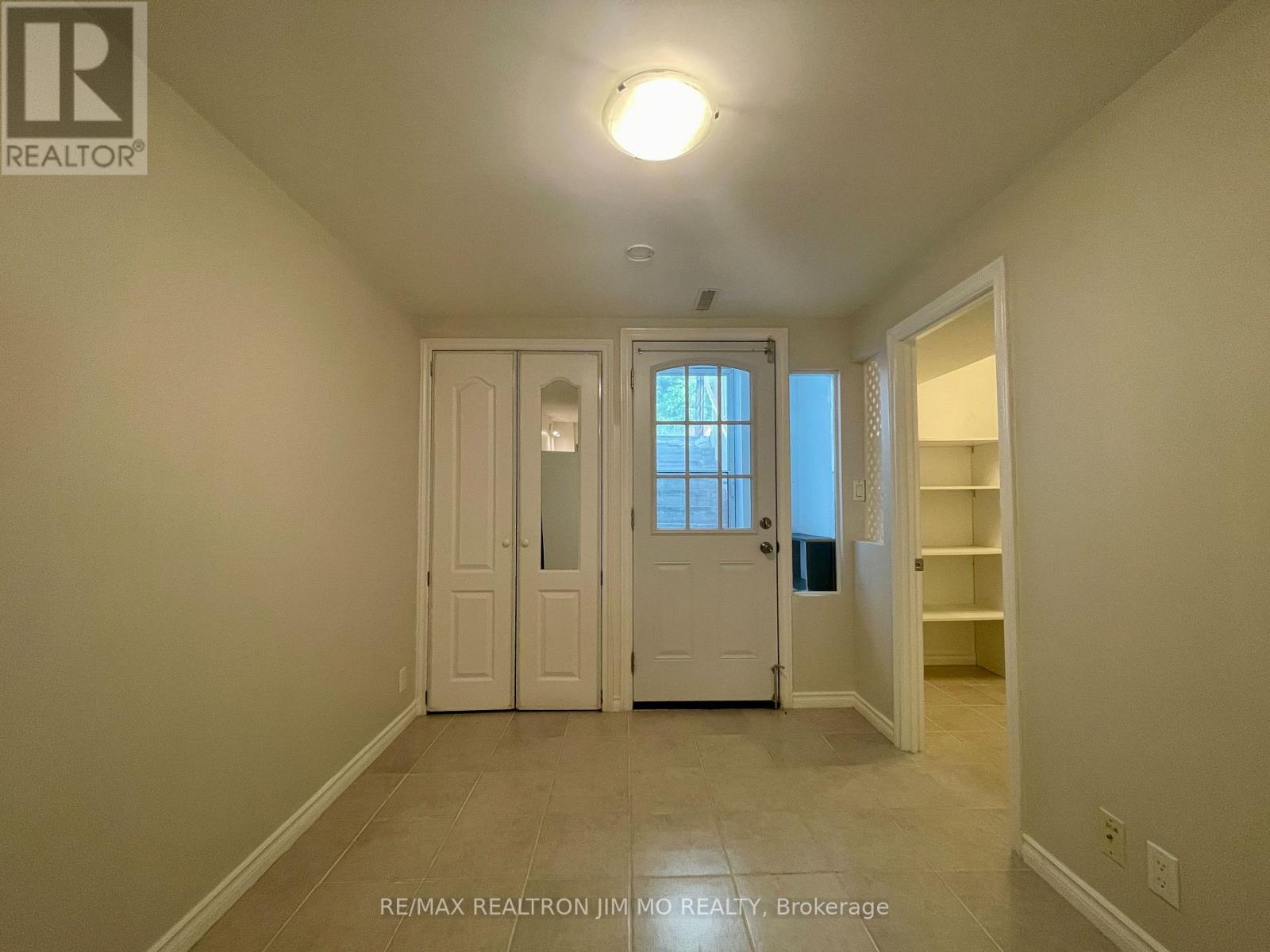Lower - 22 Hartleywood Drive, Toronto, Ontario M1S 3N2 - Photo 7 - E13703134