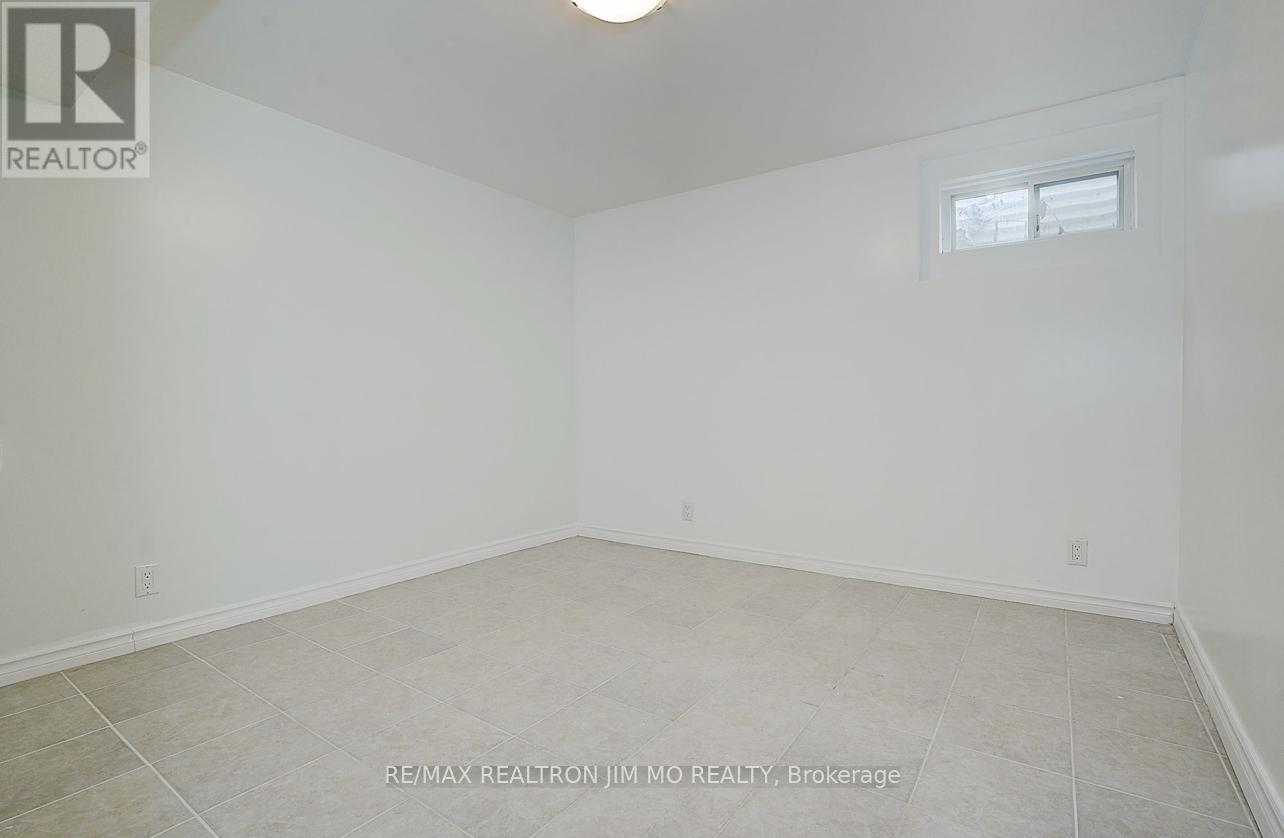 Lower - 22 Hartleywood Drive, Toronto, Ontario M1S 3N2 - Photo 9 - E13703134