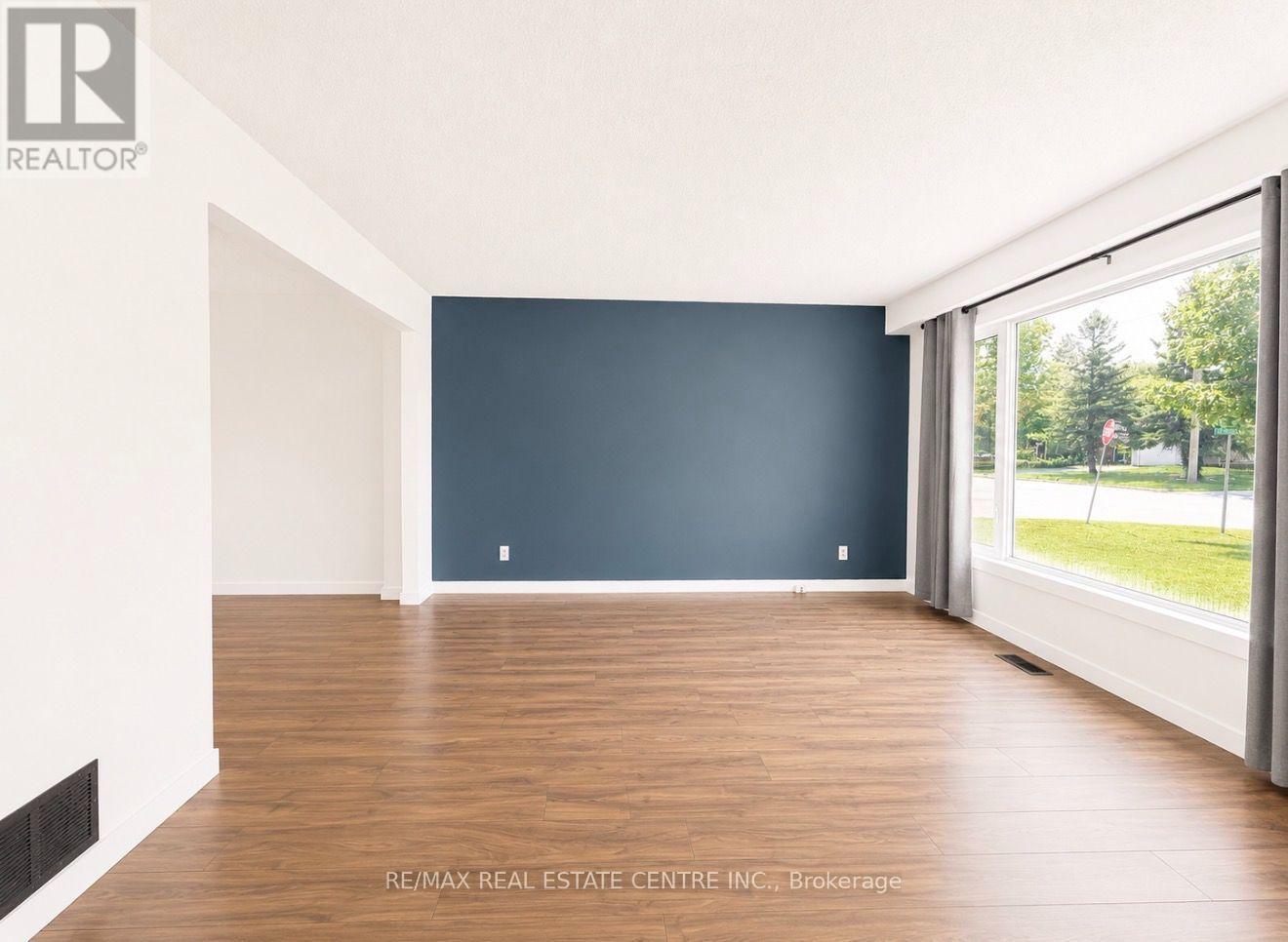 247 Eric Street, Clearview, Ontario  L0M 1S0 - Photo 4 - S13703118