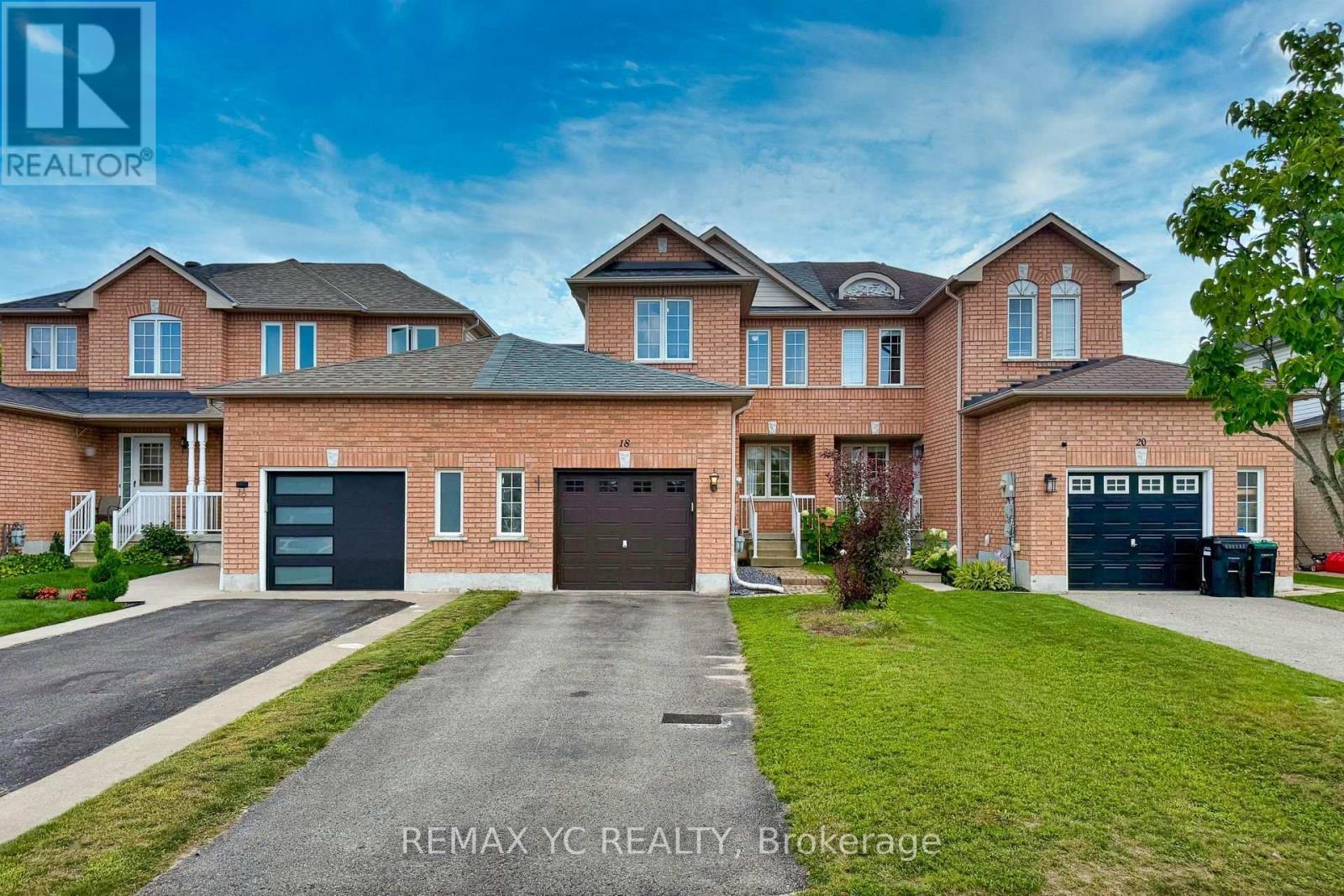 18 Coleman Drive, Barrie, Ontario L4N 0R4 - Photo 2 - S13703128