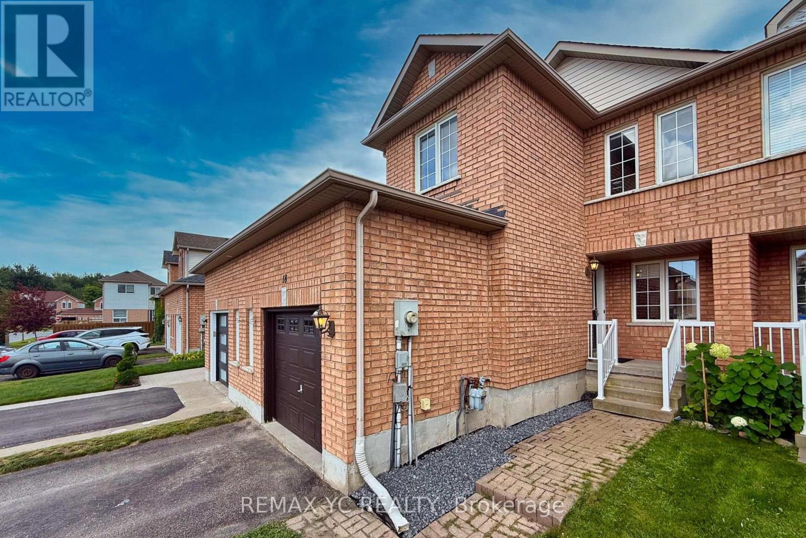 18 Coleman Drive, Barrie, Ontario L4N 0R4 - Photo 3 - S13703128