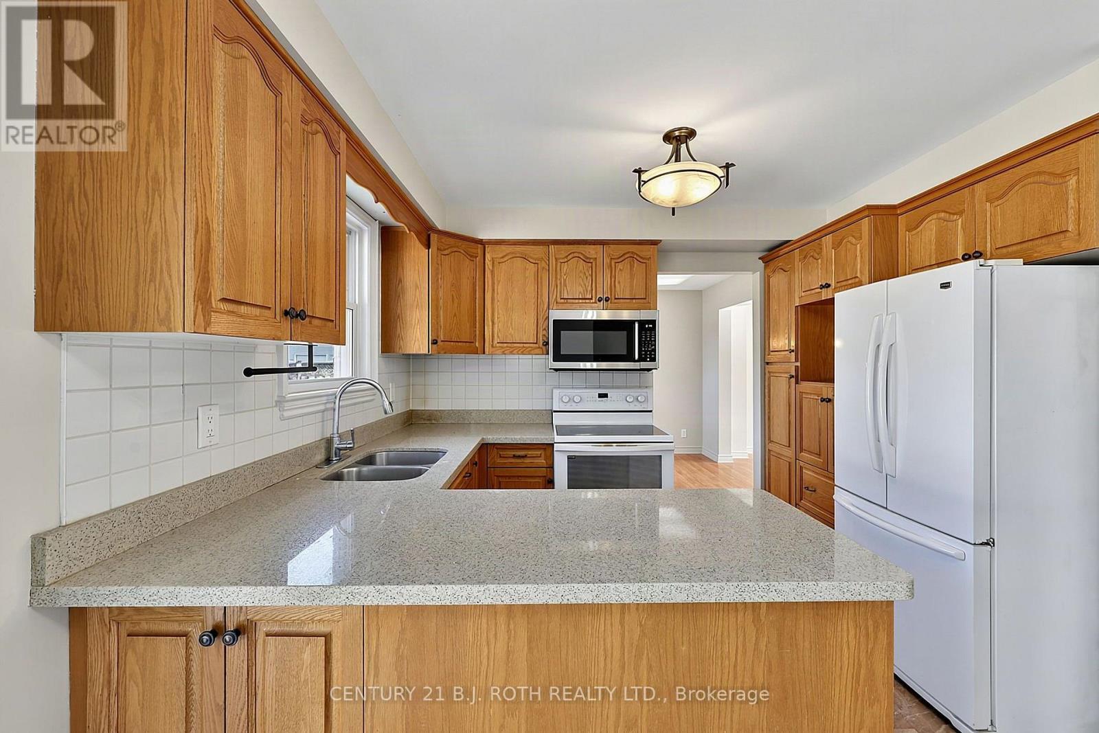 104 Woodside Drive, Orillia, Ontario L3V 7N7 - Photo 11 - S13702042