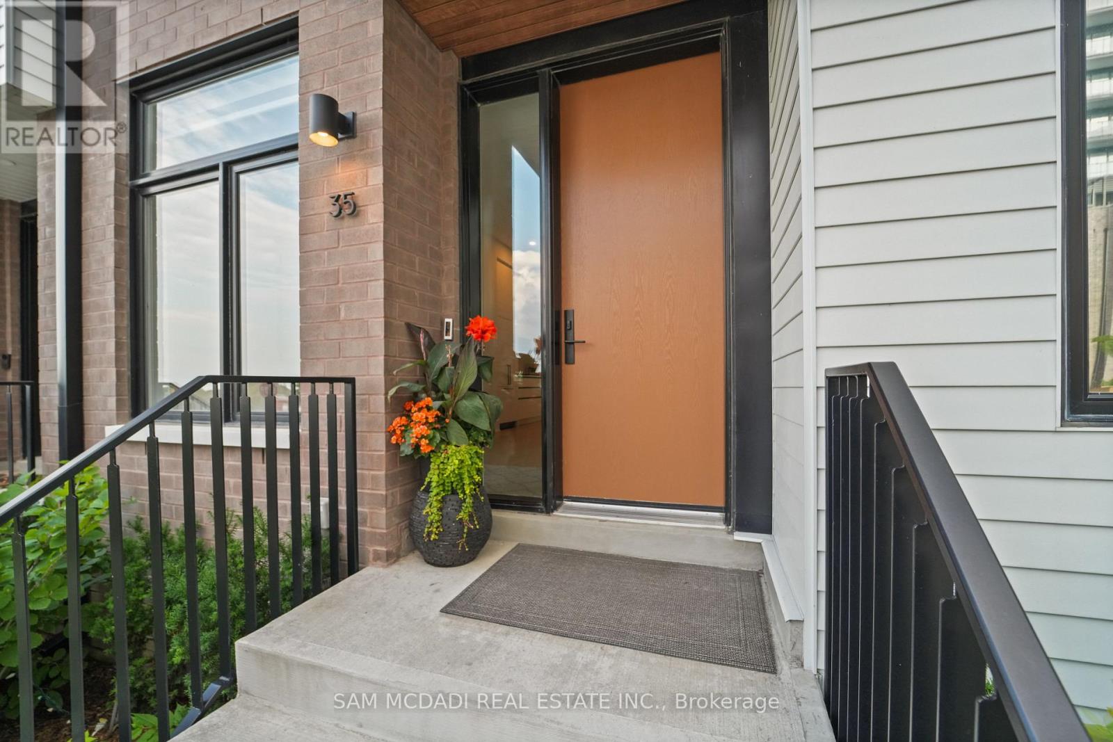 35 - 50 Coveside Drive, Mississauga, Ontario L5H 0B2 - Photo 3 - W13703120