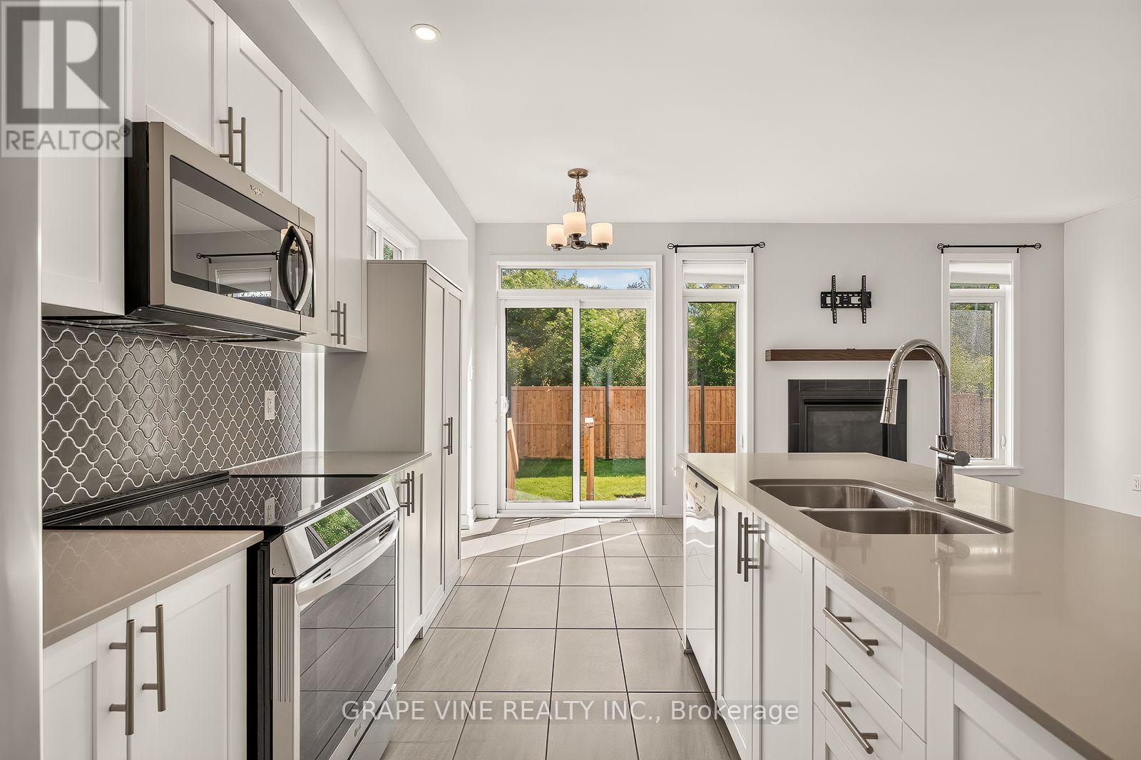 629 Knotridge Street, Ottawa, Ontario  K1W 0N7 - Photo 11 - X13703140