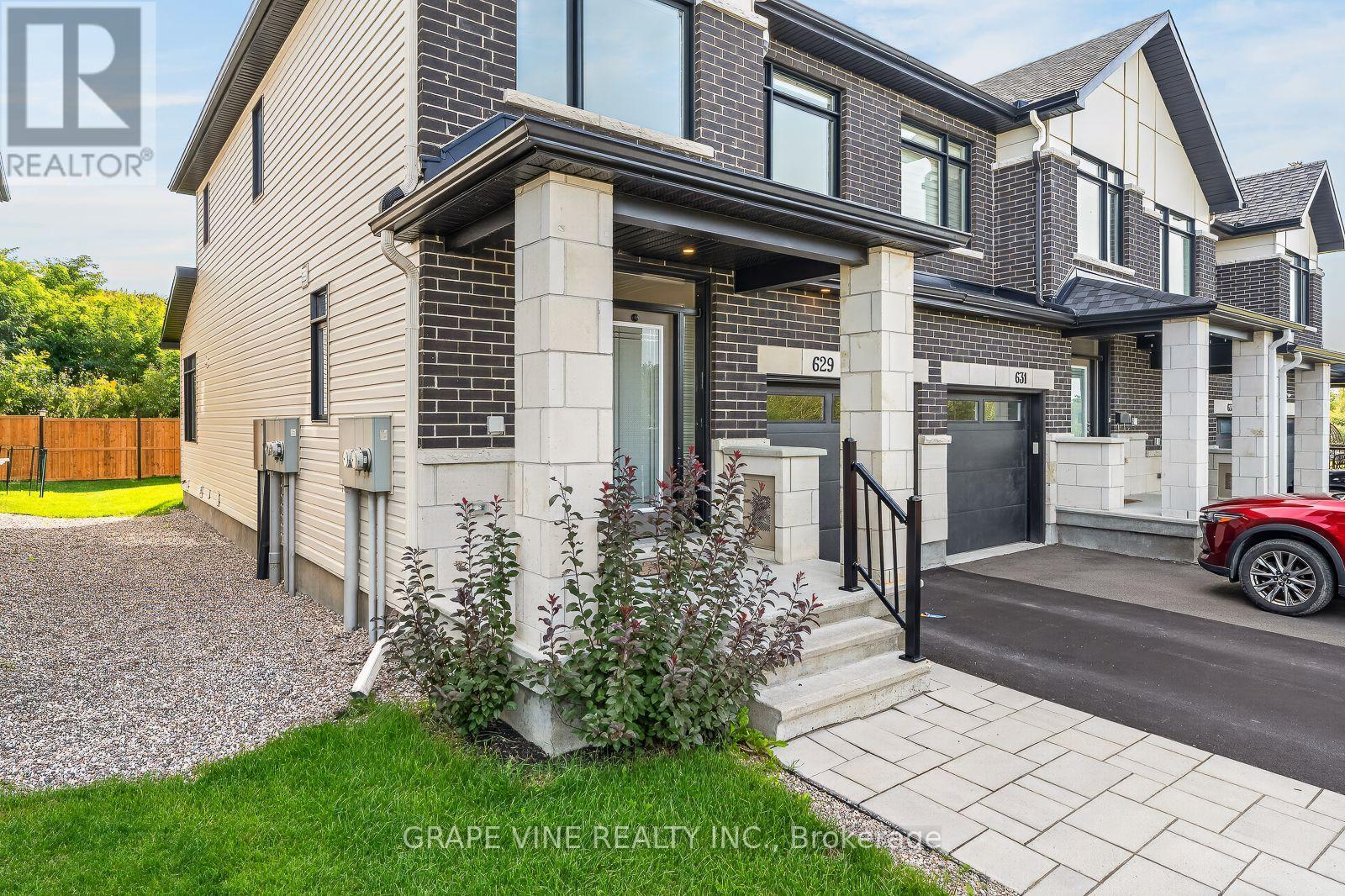 629 Knotridge Street, Ottawa, Ontario  K1W 0N7 - Photo 2 - X13703140