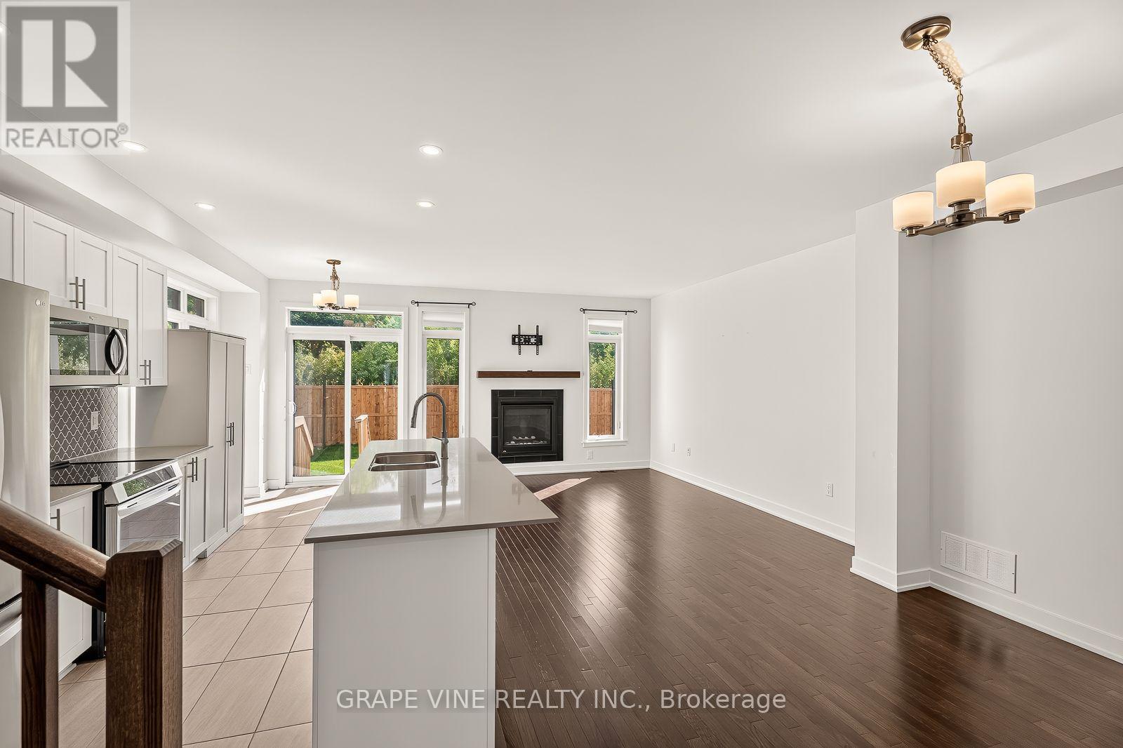 629 Knotridge Street, Ottawa, Ontario  K1W 0N7 - Photo 6 - X13703140