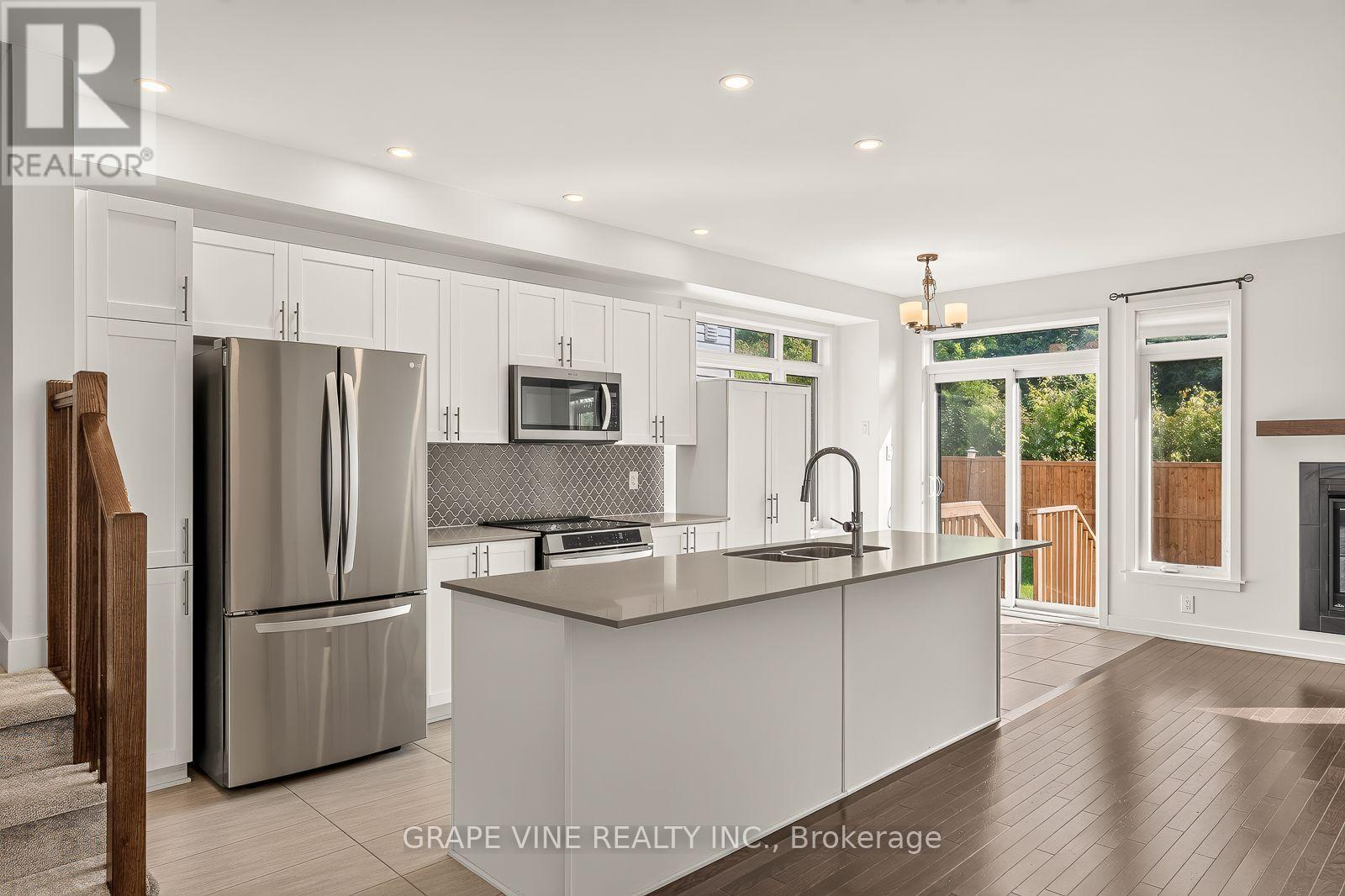 629 Knotridge Street, Ottawa, Ontario  K1W 0N7 - Photo 8 - X13703140
