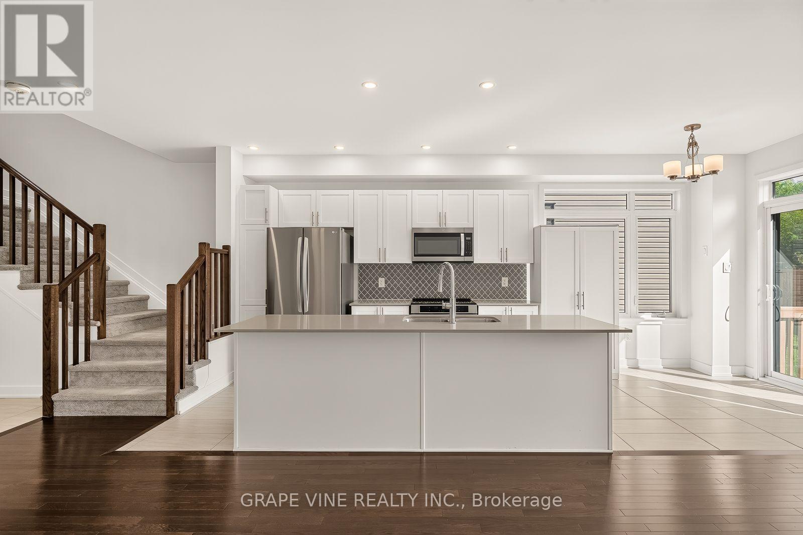 629 Knotridge Street, Ottawa, Ontario  K1W 0N7 - Photo 9 - X13703140