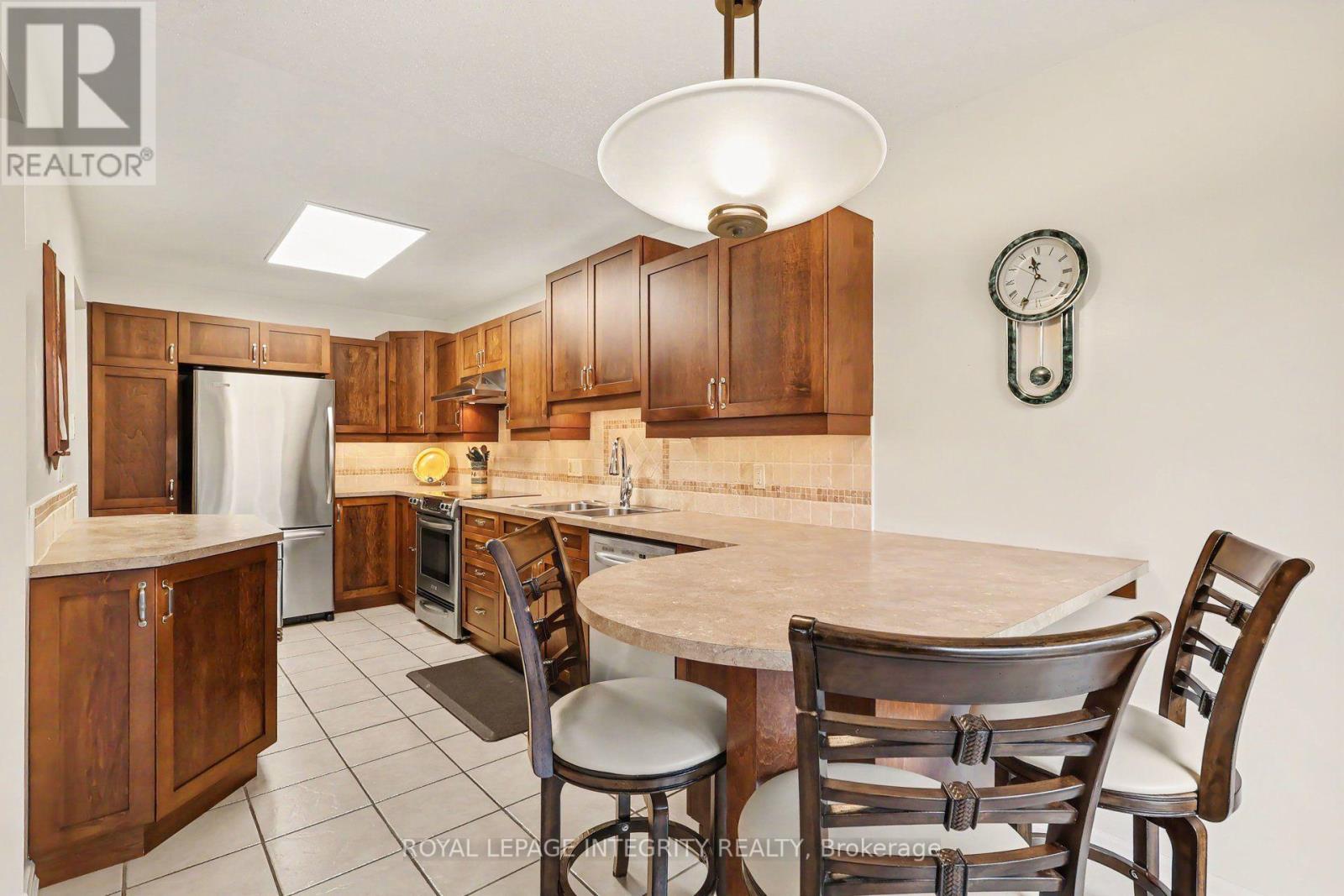 16 Streamwood Lane, Ottawa, Ontario  K1T 3R1 - Photo 11 - X13703158