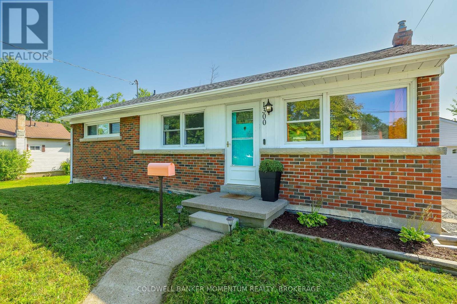 1300 Spears Road, Fort Erie (Crescent Park), Ontario  L2A 4N3 - Photo 6 - X13703146